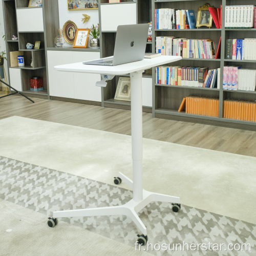 Intelligent soulevant une table de jambe